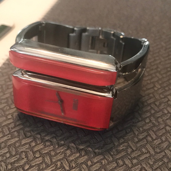 Watch - Picture 3 of 5